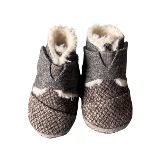 Toms Other - Tiny TOMS Grey Tweed Cuna Crib Shoes Baby Booties Size 2